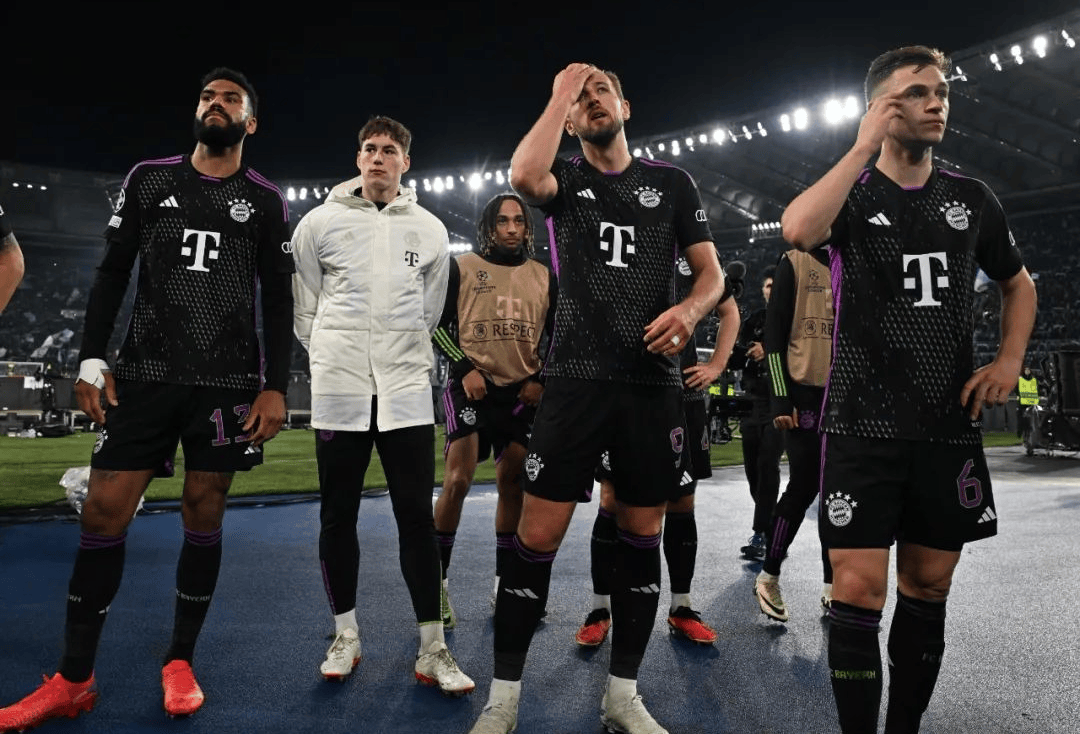 BLG公布2025赛季定妆照：Bin哥比，白／粉队服均出镜