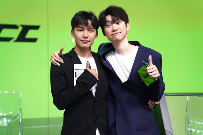 Ming 发送您新年的祝福：愿您步步高升，万事顺利；愿您快乐而不悲伤~