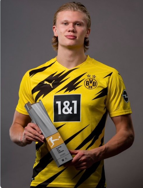 外媒爆料Faker一年工资接近800万美金，约等于GEN全队工资！