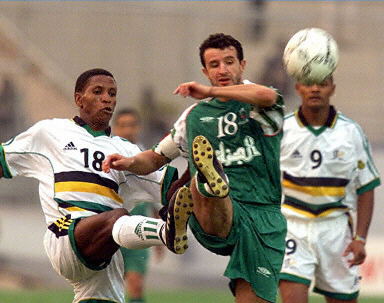 T1 击败 Invictus Gaming 晋级 2025 年全球总决赛小组赛